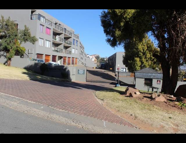 2 BEDROOM APARTMENT FOR SALE IN NORTHCLIFF